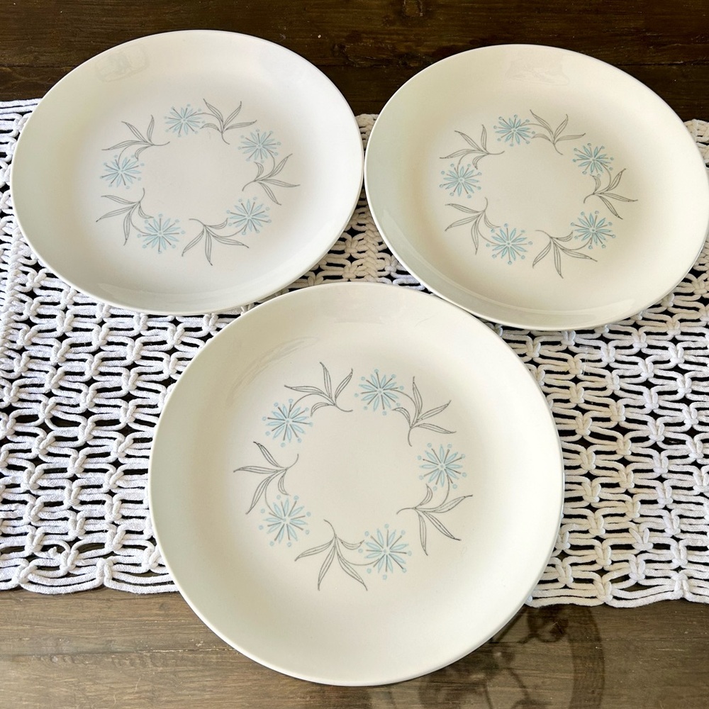 VINTAGE Dura-Print by Homer Laughlin, Blue Star Pattern Dinner Plates, Set of 3